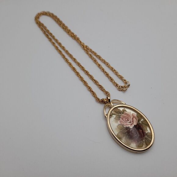 Victorian Cameo Style Necklace Rose Print Pendant Gold Tone - Picture 5 of 9
